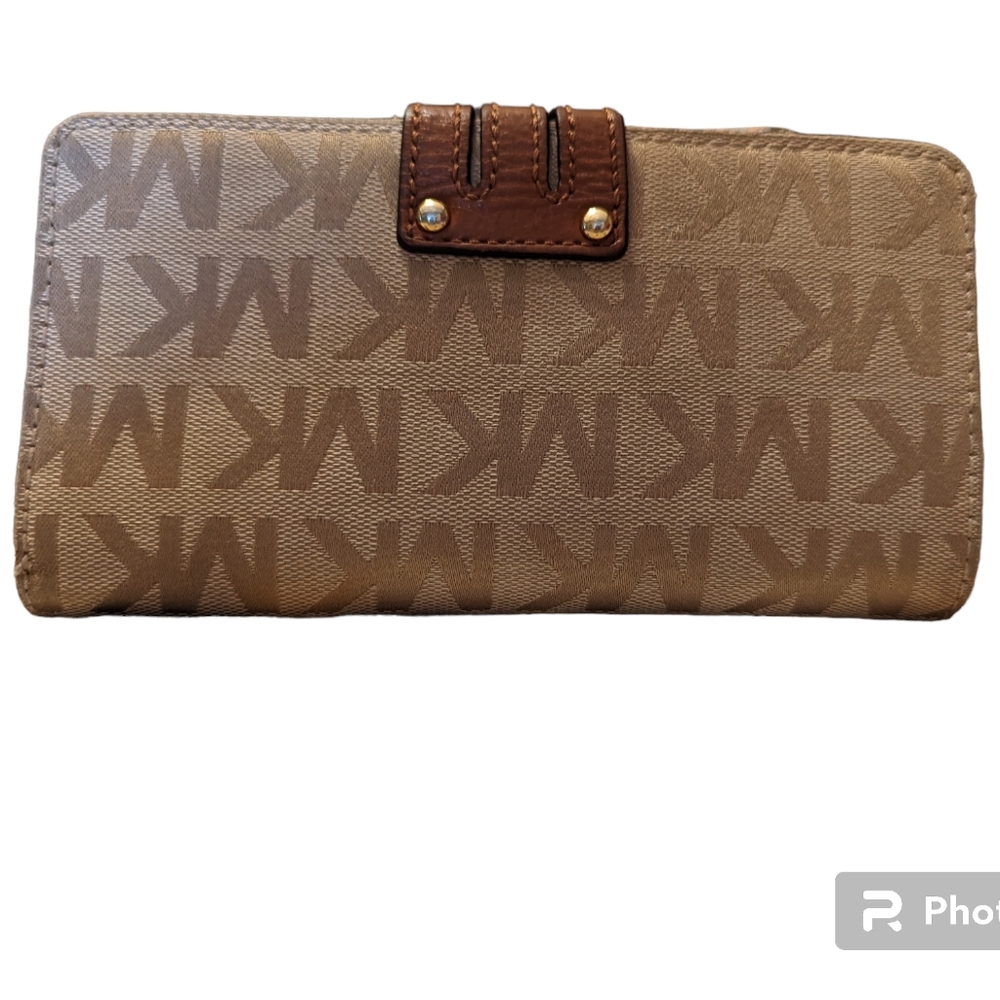 MICHAEL KORS WALLET RARE! - Picture 2 of 6